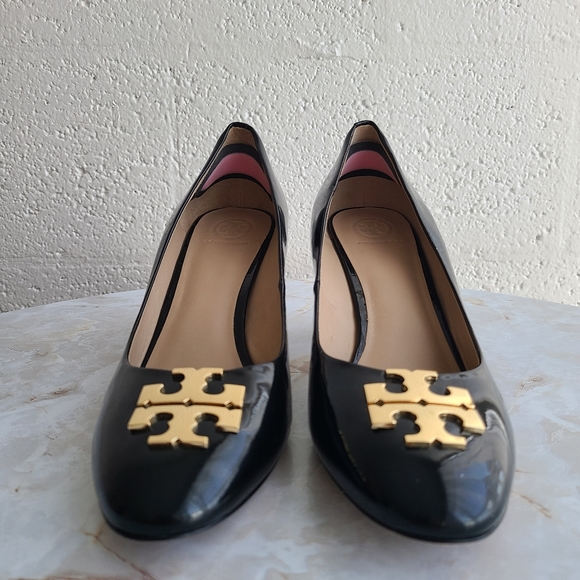 TORY BURCH Raleigh Patent Logo Pump, Black - Picture 3 of 9